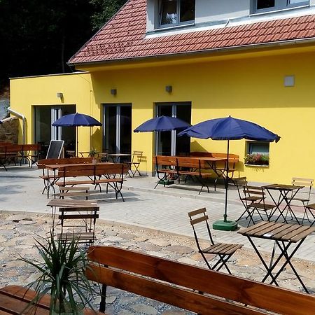 Mezi Stromy Hotel Horakov Buitenkant foto